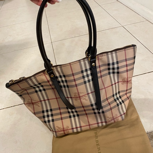Burberry Tote - Picture 13 of 13